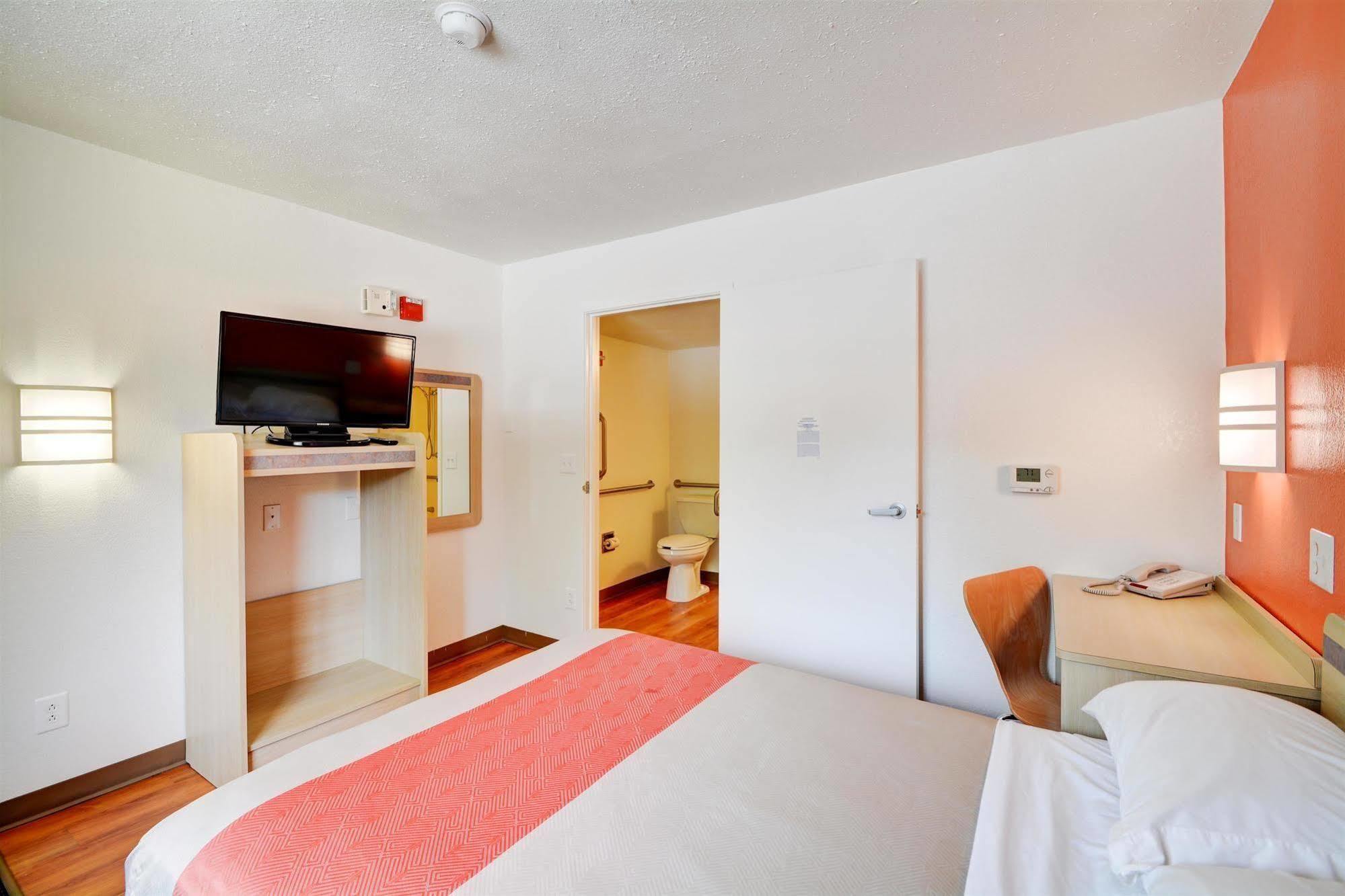 Motel 6-Southington, Ct - Hartford Exterior photo