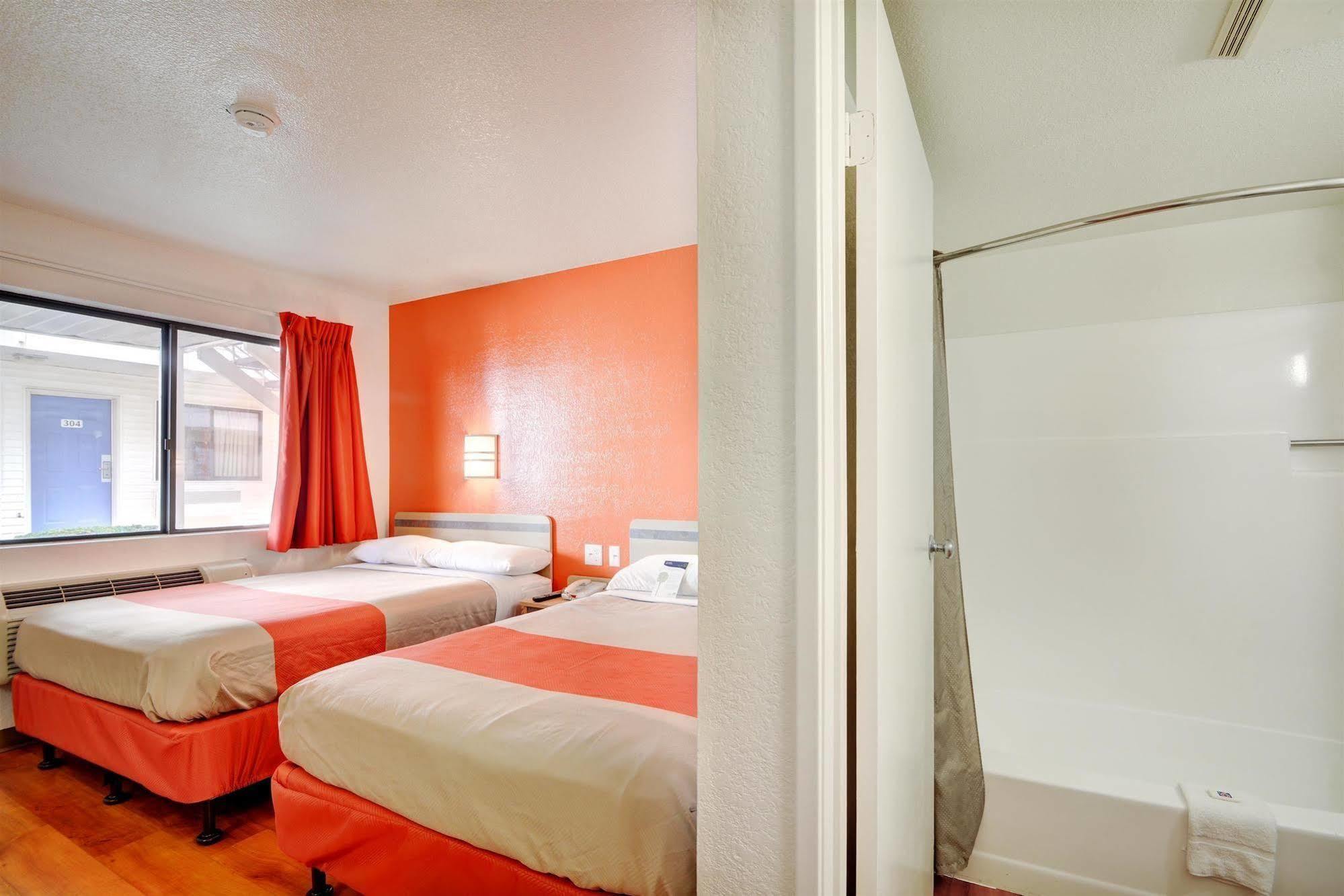 Motel 6-Southington, Ct - Hartford Exterior photo
