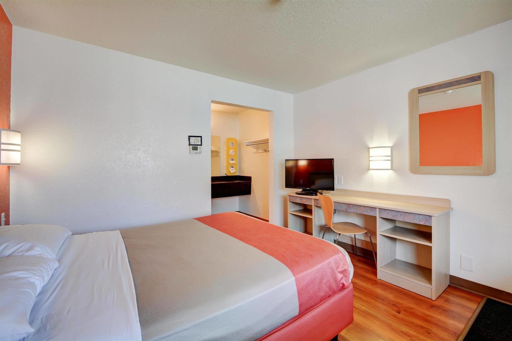 Motel 6-Southington, Ct - Hartford Exterior photo